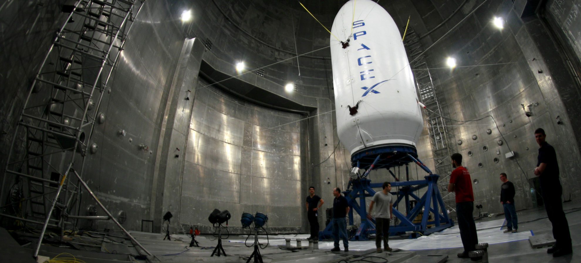 SpaceX hace historia y hace renacer la carrera espacial