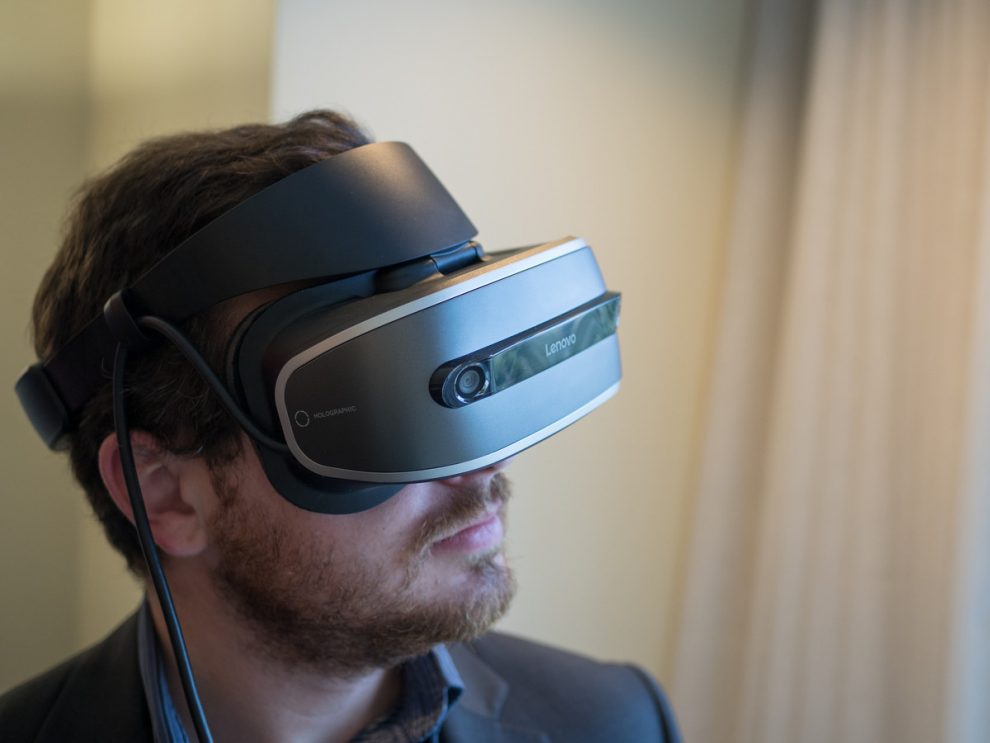 Lenovo presenta su dispositivo de realidad virtual #CES2017