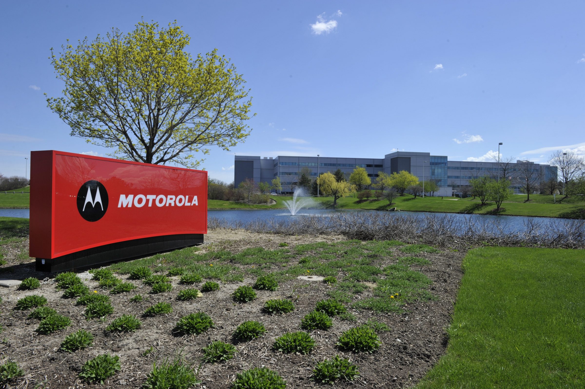 Lenovo cambia de parecer, Motorola se seguirá llamando igual
