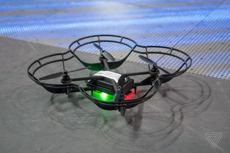 #CES2018: Shooting Star Mini el drone de Intel para shows de luces