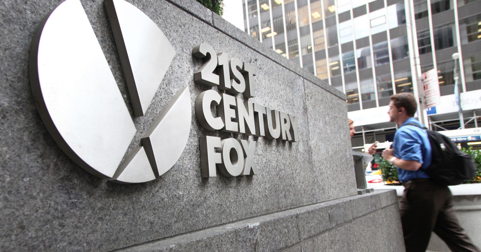 Disney está por adquirir a 21st Century Fox, Netflix y Amazon influyeron en la decisión
