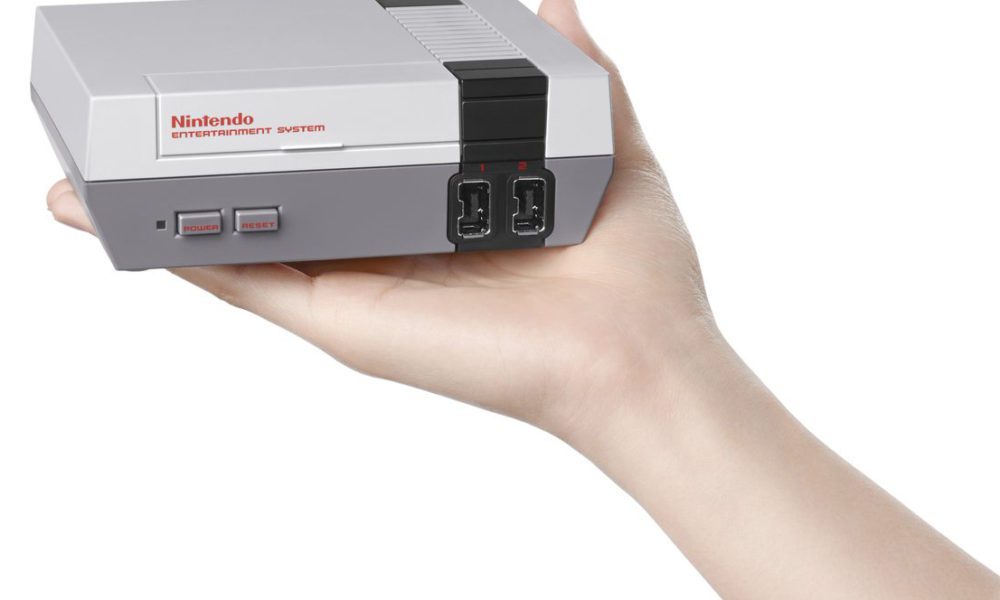 NES en versión compacta es traído por Nintendo